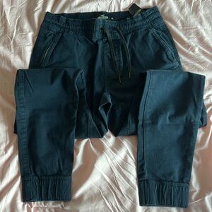 Hollister men’s XS super skinny jogger, navy. New with Tags